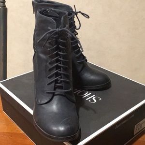 🔥☄️🔥🔥NWT SHOEMINT  Navy Leather Lace-Up Booties…